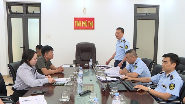 Phú Thọ: Chuyển công an điều tra vụ hơn 23.000 lọ yến chưng giả
- Ảnh 1. Phú Thọ: Chuyển công an điều tra vụ hơn 23.000 lọ yến chưng giả
- Ảnh 1.