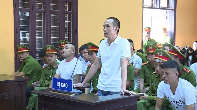 Khởi tố, bắt tạm giam trùm giang hồ Tuấn "thần đèn"- Ảnh 1. Khởi tố, bắt tạm giam trùm giang hồ Tuấn "thần đèn"- Ảnh 1.