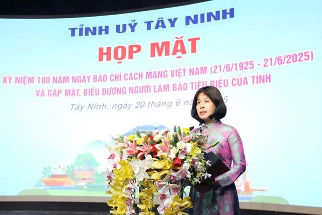 Văn phòng đại diện phía Nam - Tạp chí Đời sống & Pháp luật nhận Bằng khen của Chủ tịch UBND tỉnh Tây Ninh- Ảnh 3. Văn phòng đại diện phía Nam - Tạp chí Đời sống & Pháp luật nhận Bằng khen của Chủ tịch UBND tỉnh Tây Ninh- Ảnh 3.
