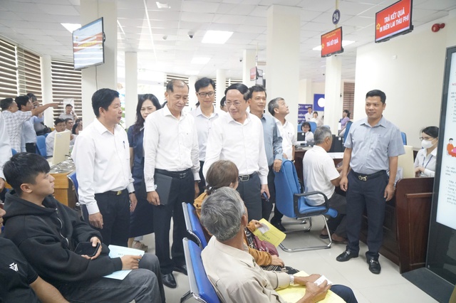 Người dân và doanh nghiệp là ưu tiên số 1 trong mô hình chính quyền 2 cấp- Ảnh 1. Người dân và doanh nghiệp là ưu tiên số 1 trong mô hình chính quyền 2 cấp- Ảnh 1.