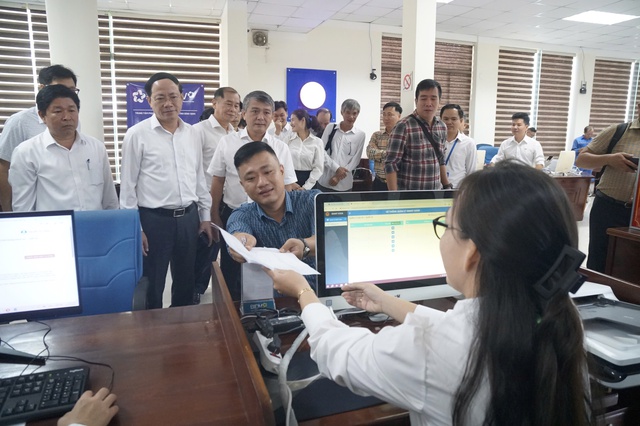 Người dân và doanh nghiệp là ưu tiên số 1 trong mô hình chính quyền 2 cấp- Ảnh 2. Người dân và doanh nghiệp là ưu tiên số 1 trong mô hình chính quyền 2 cấp- Ảnh 2.
