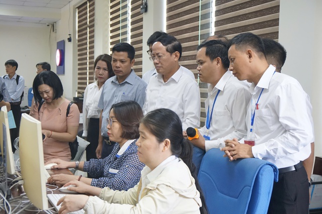 Người dân và doanh nghiệp là ưu tiên số 1 trong mô hình chính quyền 2 cấp- Ảnh 3. Người dân và doanh nghiệp là ưu tiên số 1 trong mô hình chính quyền 2 cấp- Ảnh 3.