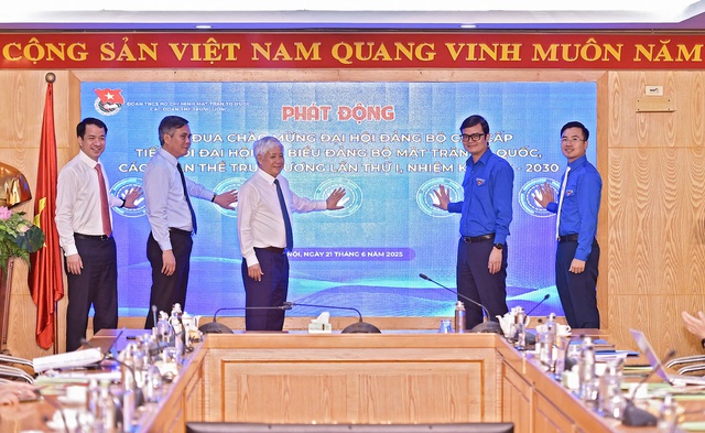 Công bố quyết định thành lập Đoàn TNCS Hồ Chí Minh Mặt trận Tổ quốc, các đoàn thể Trung ương- Ảnh 4. Công bố quyết định thành lập Đoàn TNCS Hồ Chí Minh Mặt trận Tổ quốc, các đoàn thể Trung ương- Ảnh 4.
