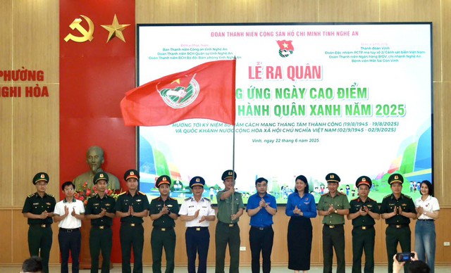 Lễ ra quân hưởng ứng ngày cao điểm Chiến dịch Hành quân xanh năm 2025- Ảnh 1. Lễ ra quân hưởng ứng ngày cao điểm Chiến dịch Hành quân xanh năm 2025- Ảnh 1.