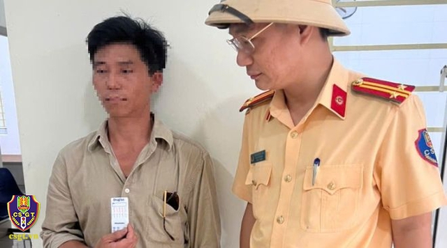 Tài xế xe Mescedes dùng ma túy khi chở con gái, gây tai nạn liên hoàn- Ảnh 1. Tài xế xe Mescedes dùng ma túy khi chở con gái, gây tai nạn liên hoàn- Ảnh 1.
