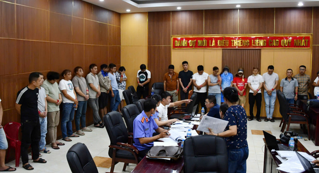 Những mắt xích tinh vi lộ diện trong đường dây cá độ 350 tỷ đồng qua mạng- Ảnh 3. Những mắt xích tinh vi lộ diện trong đường dây cá độ 350 tỷ đồng qua mạng- Ảnh 3.
