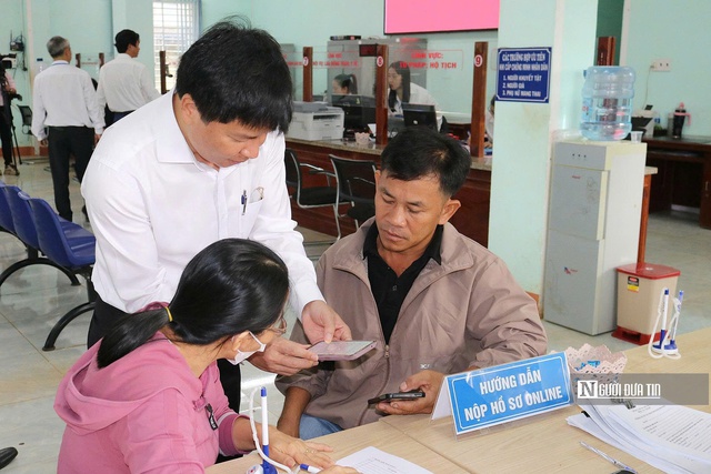 Mô hình chính quyền "4 tại chỗ" sau sáp nhập ghi điểm trong lòng người dân Bình Phước- Ảnh 4. Mô hình chính quyền "4 tại chỗ" sau sáp nhập ghi điểm trong lòng người dân Bình Phước- Ảnh 4.