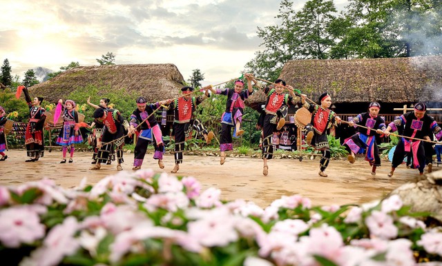 Fansipan ra mắt show diễn thể nghiệm ‘Đỉnh thiêng du ký’ tại 3 địa điểm, 3 độ cao của nóc nhà Đông Dương- Ảnh 2. Fansipan ra mắt show diễn thể nghiệm ‘Đỉnh thiêng du ký’ tại 3 địa điểm, 3 độ cao của nóc nhà Đông Dương- Ảnh 2.