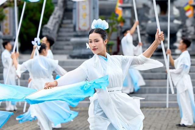 Fansipan ra mắt show diễn thể nghiệm ‘Đỉnh thiêng du ký’ tại 3 địa điểm, 3 độ cao của nóc nhà Đông Dương- Ảnh 6. Fansipan ra mắt show diễn thể nghiệm ‘Đỉnh thiêng du ký’ tại 3 địa điểm, 3 độ cao của nóc nhà Đông Dương- Ảnh 6.