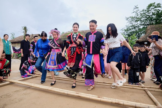 Fansipan ra mắt show diễn thể nghiệm ‘Đỉnh thiêng du ký’ tại 3 địa điểm, 3 độ cao của nóc nhà Đông Dương- Ảnh 9. Fansipan ra mắt show diễn thể nghiệm ‘Đỉnh thiêng du ký’ tại 3 địa điểm, 3 độ cao của nóc nhà Đông Dương- Ảnh 9.
