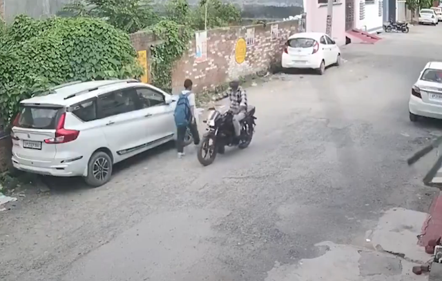 Đang đi đường, bé gái bất ngờ bị quấy rối - Ảnh 1. Đang đi đường, bé gái bất ngờ bị quấy rối - Ảnh 1.