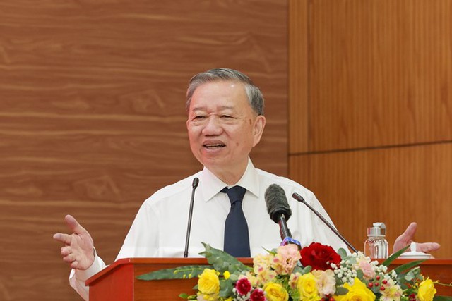 Tổng Bí thư: Mặt trận Tổ quốc phải thực sự đi đầu, là trung tâm quy tụ, dẫn dắt phong trào và lòng dân- Ảnh 3. Tổng Bí thư: Mặt trận Tổ quốc phải thực sự đi đầu, là trung tâm quy tụ, dẫn dắt phong trào và lòng dân- Ảnh 3.