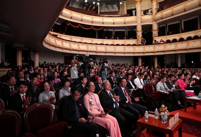 Khai mạc trọng thể Đại hội Đảng bộ Bộ VHTTDL nhiệm kỳ 2025-2030: Sứ mệnh giữ gìn hồn cốt dân tộc, khơi dậy khát vọng phát triển, lan tỏa niềm tin, trí tuệ và bản lĩnh Việt Nam- Ảnh 6. Khai mạc trọng thể Đại hội Đảng bộ Bộ VHTTDL nhiệm kỳ 2025-2030: Sứ mệnh giữ gìn hồn cốt dân tộc, khơi dậy khát vọng phát triển, lan tỏa niềm tin, trí tuệ và bản lĩnh Việt Nam- Ảnh 6.