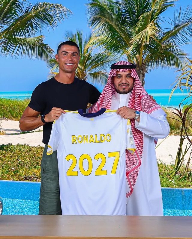 Cristiano Ronaldo đã ký hợp đồng mới có thời hạn hai năm với Al-Nassr. (Nguồn: AFP) Cristiano Ronaldo đã ký hợp đồng mới có thời hạn hai năm với Al-Nassr. (Nguồn: AFP)