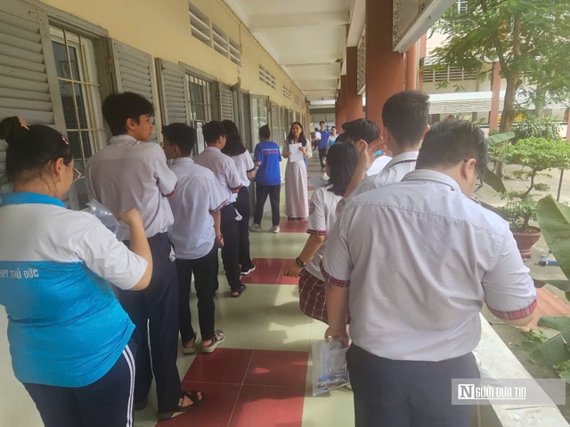 Tp.HCM: Lần đầu tiên cho phép thí sinh thi khác điểm ghi trên thẻ dự thi- Ảnh 1. Tp.HCM: Lần đầu tiên cho phép thí sinh thi khác điểm ghi trên thẻ dự thi- Ảnh 1.