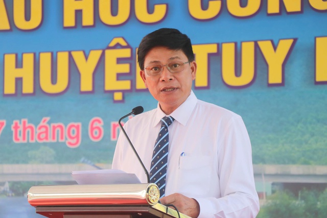 Bình Định: Đưa vào sử dụng cầu Hóc Công, 200 hộ dân ở Tuy Phước không còn nỗi lo chia cắt mùa mưa lũ- Ảnh 3. Bình Định: Đưa vào sử dụng cầu Hóc Công, 200 hộ dân ở Tuy Phước không còn nỗi lo chia cắt mùa mưa lũ- Ảnh 3.