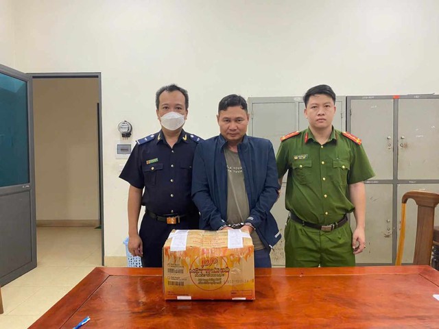 Bóc trần thủ đoạn tinh vi bắt 3 đối tượng vận chuyển 30kg cần sa từ Lào về Việt Nam- Ảnh 2.