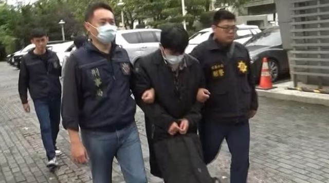 Nam sinh viên phải cắt cụt chân sau 10 tiếng ngâm đá khô, hé lộ âm mưu "động trời"- Ảnh 2. Nam sinh viên phải cắt cụt chân sau 10 tiếng ngâm đá khô, hé lộ âm mưu "động trời"- Ảnh 2.
