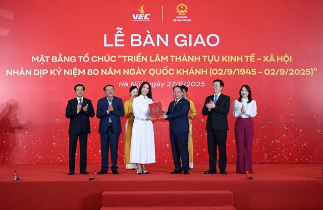 Vingroup bàn giao mặt bằng triển lãm thành tựu kinh tế - xã hội kỷ niệm 80 năm ngày Quốc khánh- Ảnh 1. Vingroup bàn giao mặt bằng triển lãm thành tựu kinh tế - xã hội kỷ niệm 80 năm ngày Quốc khánh- Ảnh 1.