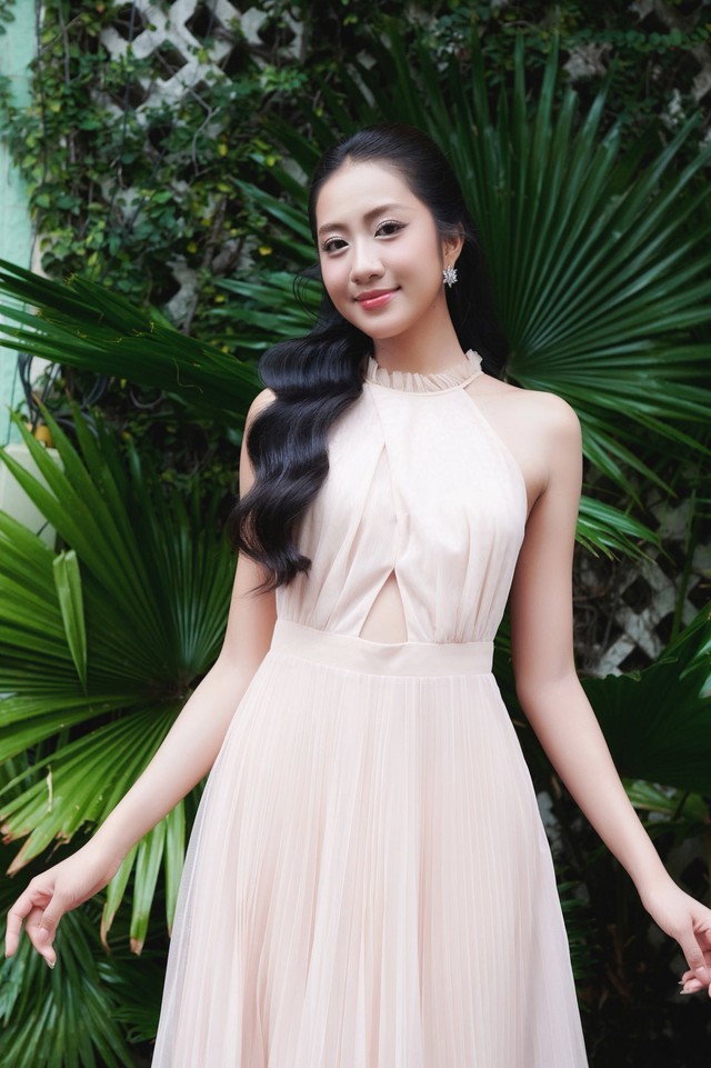 Chiêm ngưỡng nhan sắc đời thường trong trẻo của tân Hoa hậu Hà Trúc Linh- Ảnh 6. Chiêm ngưỡng nhan sắc đời thường trong trẻo của tân Hoa hậu Hà Trúc Linh- Ảnh 6.