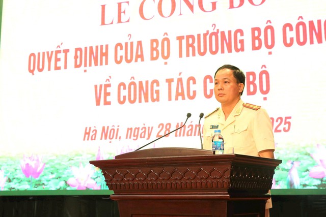 Đại tá Lê Văn Tuân làm Phó Giám đốc Công an Tp.Hà Nội- Ảnh 2. Đại tá Lê Văn Tuân làm Phó Giám đốc Công an Tp.Hà Nội- Ảnh 2.
