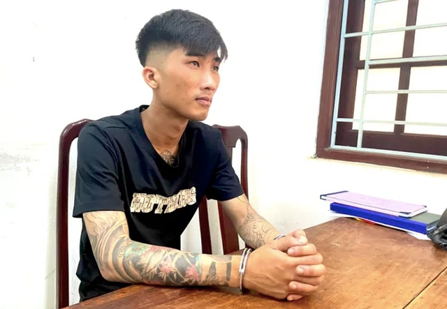 Bắt đối tượng dùng dao cướp tài sản của tài xế xe ôm công nghệ- Ảnh 1. Bắt đối tượng dùng dao cướp tài sản của tài xế xe ôm công nghệ- Ảnh 1.