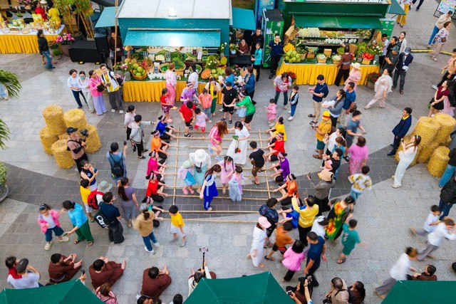 Tháng 6, núi Bà Đen tấp nập du khách đi Lễ vía Bà và tham dự chợ lá- Ảnh 5. Tháng 6, núi Bà Đen tấp nập du khách đi Lễ vía Bà và tham dự chợ lá- Ảnh 5.
