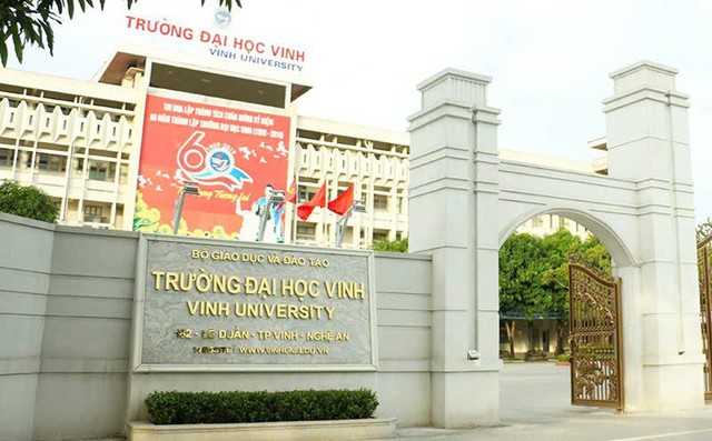 Điều tra vụ 2 cán bộ trường Đại học Vinh bị nữ sinh tố gửi ảnh nhạy cảm gạ gẫm- Ảnh 1. Điều tra vụ 2 cán bộ trường Đại học Vinh bị nữ sinh tố gửi ảnh nhạy cảm gạ gẫm- Ảnh 1.