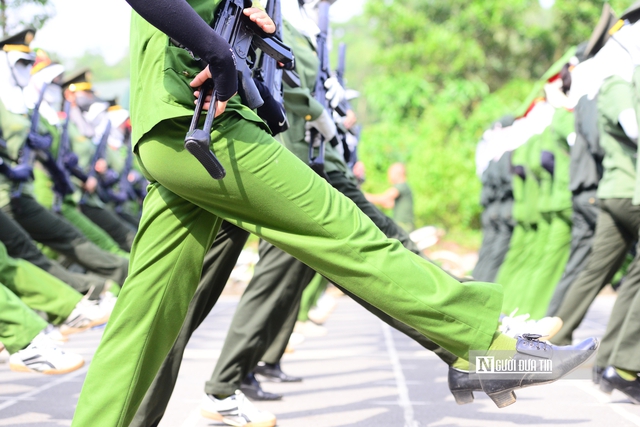 Những “bông hồng thép” miệt mài luyện tập sẵn sàng cho lễ diễu binh A80- Ảnh 3. Những “bông hồng thép” miệt mài luyện tập sẵn sàng cho lễ diễu binh A80- Ảnh 3.