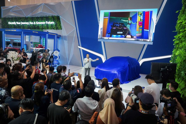VinFast lập kỷ lục tại IIMS Surabaya 2025 với 4 giải thưởng, VF3 được xướng tên “xe điện đô thị tốt nhất”- Ảnh 2.