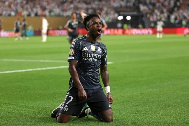 Vinicius Junior đã gây ấn tượng trong chiến thắng trước Salzburg giúp Real Madrid đứng đầu bảng H vòng loại FIFA Club World Cup 2025. (Ảnh: FRANCK FIFE/AFP) Vinicius Junior đã gây ấn tượng trong chiến thắng trước Salzburg giúp Real Madrid đứng đầu bảng H vòng loại FIFA Club World Cup 2025. (Ảnh: FRANCK FIFE/AFP)