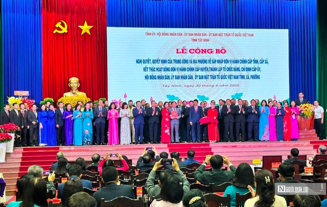 Công bố nhân sự lãnh đạo các tỉnh, thành mới khu vực ĐBSCL sau sáp nhập- Ảnh 4. Công bố nhân sự lãnh đạo các tỉnh, thành mới khu vực ĐBSCL sau sáp nhập- Ảnh 4.
