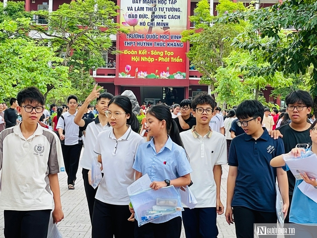 Nghệ An: Đề Toán thi vào lớp 10 khó, có sự phân hoá cao- Ảnh 1. Nghệ An: Đề Toán thi vào lớp 10 khó, có sự phân hoá cao- Ảnh 1.
