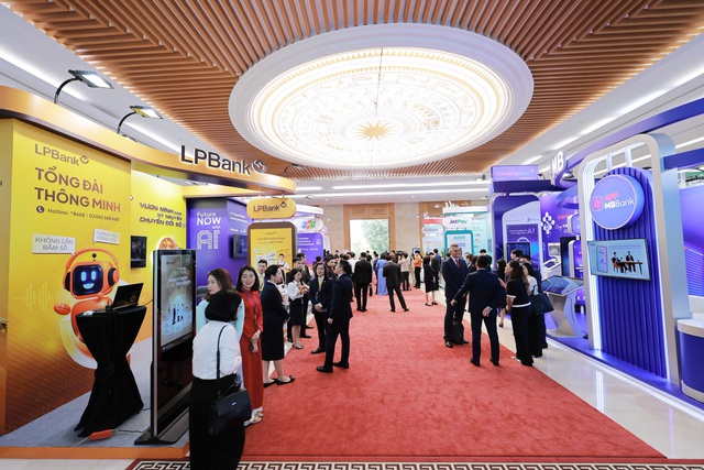 Ngân hàng Lộc Phát (LPBank) ghi dấu ấn với Tổng đài đa kênh thông minh tại sự kiện Chuyển đổi số ngành Ngân hàng 2025- Ảnh 3. Ngân hàng Lộc Phát (LPBank) ghi dấu ấn với Tổng đài đa kênh thông minh tại sự kiện Chuyển đổi số ngành Ngân hàng 2025- Ảnh 3.