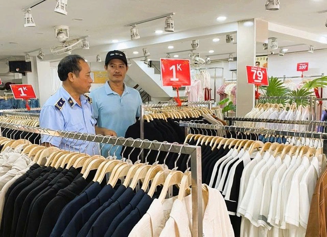 Phương pháp "6 rõ" để xử lý tận gốc hàng lậu, hàng giả của Bình Phước- Ảnh 1. Phương pháp "6 rõ" để xử lý tận gốc hàng lậu, hàng giả của Bình Phước- Ảnh 1.