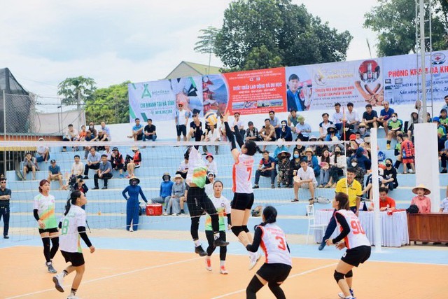 Giải bóng chuyền nữ tranh cúp Trần Kim Xuyến: Trước giờ G- Ảnh 1. Giải bóng chuyền nữ tranh cúp Trần Kim Xuyến: Trước giờ G- Ảnh 1.