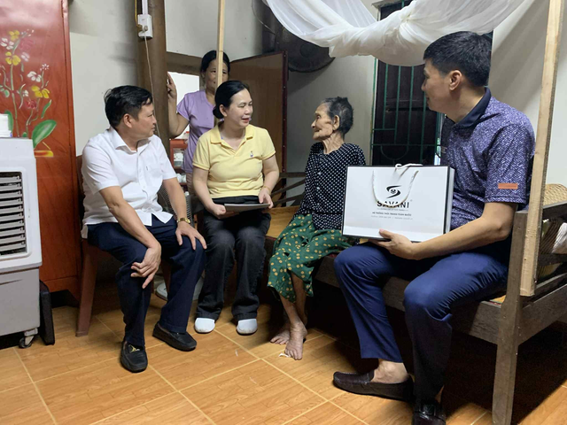 Dâng hương tưởng nhớ, tri ân Nhà báo - liệt sĩ Trần Kim Xuyến- Ảnh 3. Dâng hương tưởng nhớ, tri ân Nhà báo - liệt sĩ Trần Kim Xuyến- Ảnh 3.