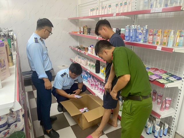 Nghệ An xử phạt hơn 174 tỷ đồng hành vi buôn lậu, gian lận thương mại và hàng giả- Ảnh 3.