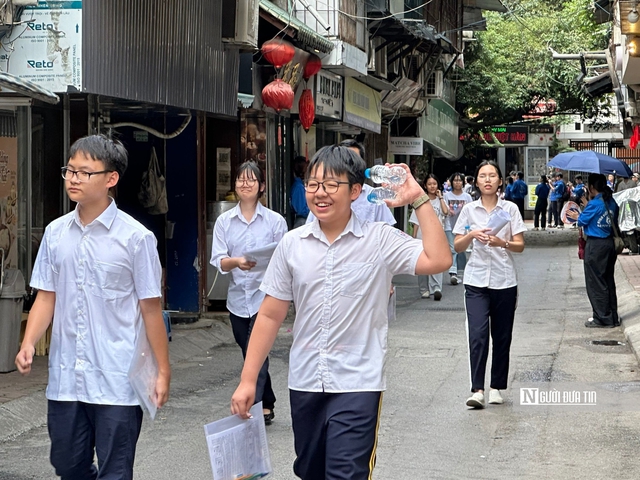 Hà Nội: Thí sinh thi vào lớp 10 lạc quan với mục tiêu 8-9 điểm tiếng Anh- Ảnh 2. Hà Nội: Thí sinh thi vào lớp 10 lạc quan với mục tiêu 8-9 điểm tiếng Anh- Ảnh 2.