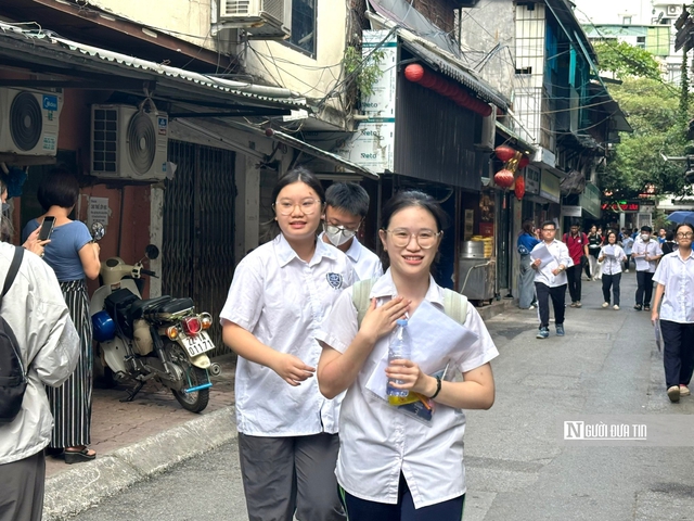 Hà Nội: Thí sinh thi vào lớp 10 lạc quan với mục tiêu 8-9 điểm tiếng Anh- Ảnh 4. Hà Nội: Thí sinh thi vào lớp 10 lạc quan với mục tiêu 8-9 điểm tiếng Anh- Ảnh 4.