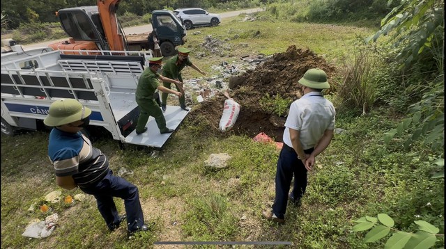 Nghệ An “lập barie” ngăn chặn nội tạng động vật bốc mùi tuồn vào thị trường- Ảnh 1.