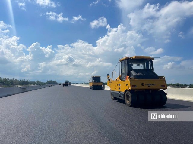 Phó Thủ tướng Nguyễn Hòa Bình: Tháo gỡ điểm nghẽn giải phóng mặt bằng, đẩy mạnh giải ngân vốn đầu tư công- Ảnh 4. Phó Thủ tướng Nguyễn Hòa Bình: Tháo gỡ điểm nghẽn giải phóng mặt bằng, đẩy mạnh giải ngân vốn đầu tư công- Ảnh 4.