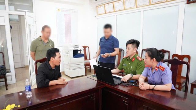 Bi kịch của đứa trẻ trong vụ án mạng ở Huế: Mất mẹ và đối mặt với việc cha bị tử hình- Ảnh 1. Bi kịch của đứa trẻ trong vụ án mạng ở Huế: Mất mẹ và đối mặt với việc cha bị tử hình- Ảnh 1.