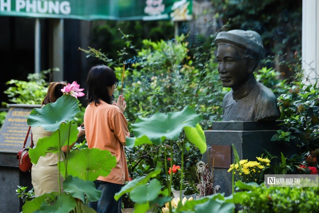 Phụ huynh sụt cân, lo lắng cho sĩ tử trước kỳ thi vào lớp 10- Ảnh 12. Phụ huynh sụt cân, lo lắng cho sĩ tử trước kỳ thi vào lớp 10- Ảnh 12.