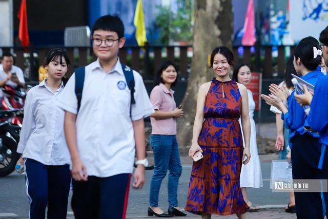 Phụ huynh sụt cân, lo lắng cho sĩ tử trước kỳ thi vào lớp 10- Ảnh 10. Phụ huynh sụt cân, lo lắng cho sĩ tử trước kỳ thi vào lớp 10- Ảnh 10.