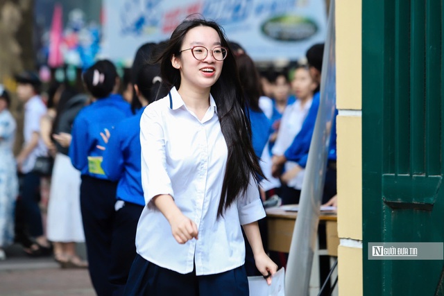 Phụ huynh sụt cân, lo lắng cho sĩ tử trước kỳ thi vào lớp 10- Ảnh 11. Phụ huynh sụt cân, lo lắng cho sĩ tử trước kỳ thi vào lớp 10- Ảnh 11.