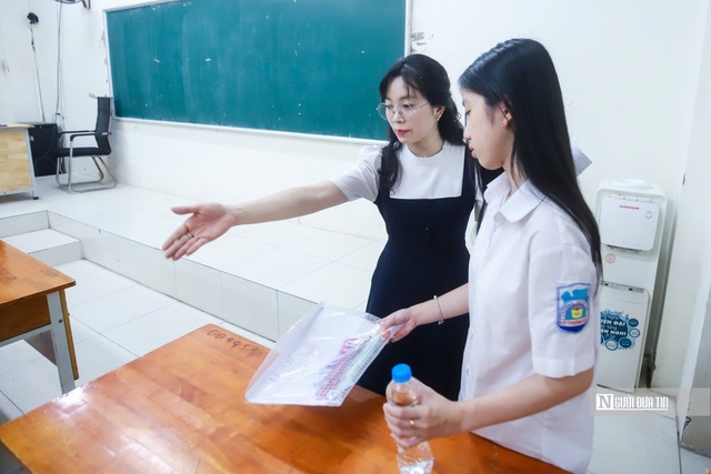 Phụ huynh sụt cân, lo lắng cho sĩ tử trước kỳ thi vào lớp 10- Ảnh 14. Phụ huynh sụt cân, lo lắng cho sĩ tử trước kỳ thi vào lớp 10- Ảnh 14.