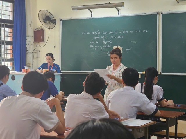 Có 219 thí sinh bỏ thi môn Toán kỳ thi tuyển sinh lớp 10 tại Tp.HCM- Ảnh 2. Có 219 thí sinh bỏ thi môn Toán kỳ thi tuyển sinh lớp 10 tại Tp.HCM- Ảnh 2.