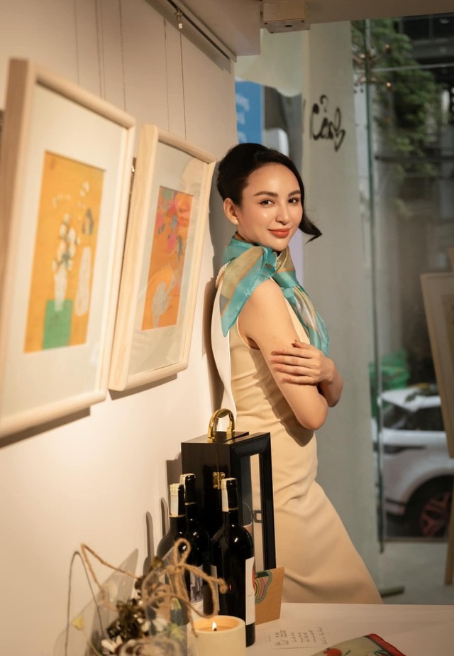 Hoa hậu Ngọc Diễm trẻ đẹp sau 17 năm đăng quang, cuộc sống tròn đầy bên con gái 15 tuổi- Ảnh 4. Hoa hậu Ngọc Diễm trẻ đẹp sau 17 năm đăng quang, cuộc sống tròn đầy bên con gái 15 tuổi- Ảnh 4.
