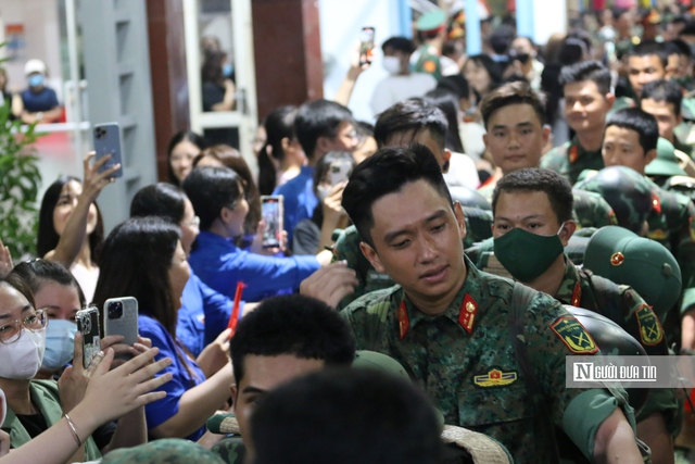 Biên độ của lòng tự trọng và sự hâm mộ- Ảnh 1. Biên độ của lòng tự trọng và sự hâm mộ- Ảnh 1.